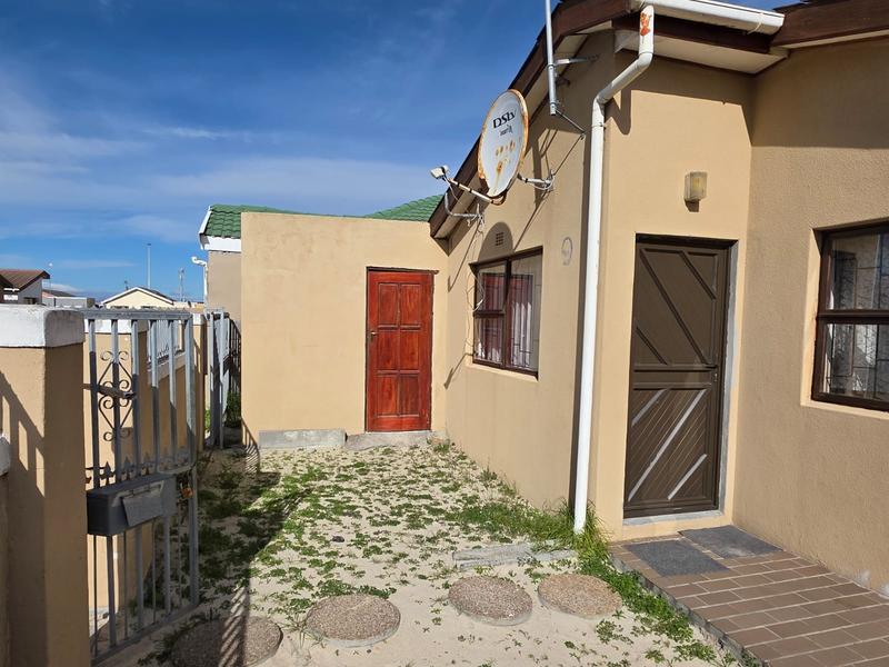3 Bedroom Property for Sale in Ilitha Park Western Cape